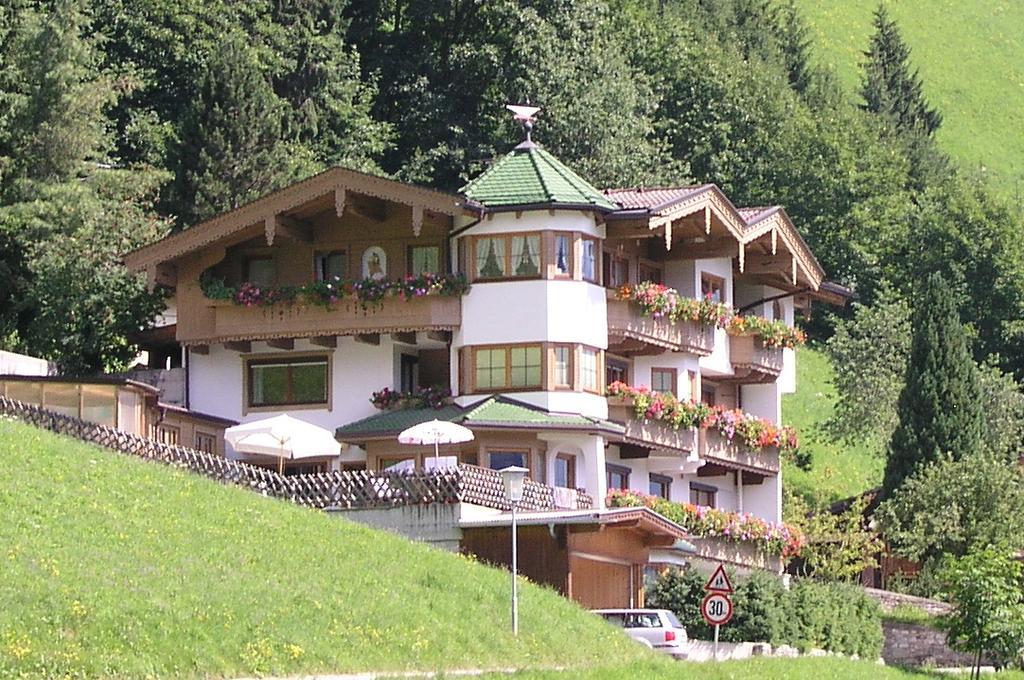 Haus Am Sonnenhang Finkenberg Exterior foto